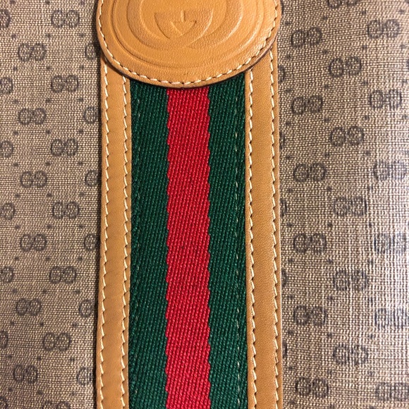 Sold Authentic Gucci Vintage Sling Bag - Picture 13 of 16